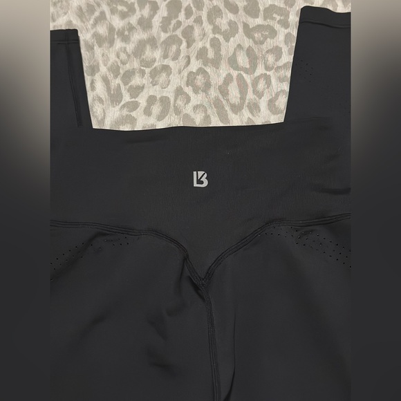 Buffbunny Onyx 🖤 Black Lit Laser Cut Legging | Small - Picture 11 of 13